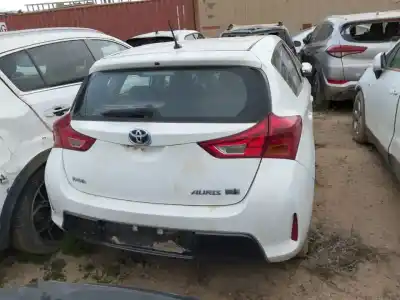 Veicolo di demolizione TOYOTA AURIS Hybrid Active dell'anno 2014 alimentato 