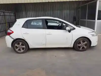 Veículo de Sucata toyota auris active do ano 2011 alimentado 1ndtv