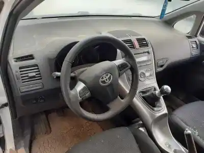 Veículo de Sucata toyota auris active do ano 2011 alimentado 1ndtv