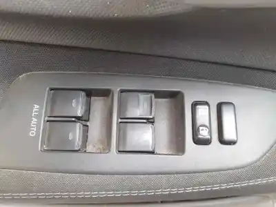 Veículo de Sucata toyota auris active do ano 2011 alimentado 1ndtv