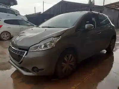 Veículo de Sucata peugeot 208 active do ano 2013 alimentado 