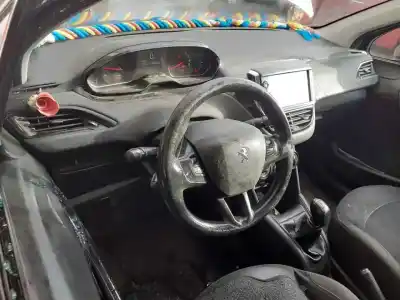 Veículo de Sucata peugeot 208 active do ano 2013 alimentado 