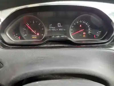 Veículo de Sucata peugeot 208 active do ano 2013 alimentado 