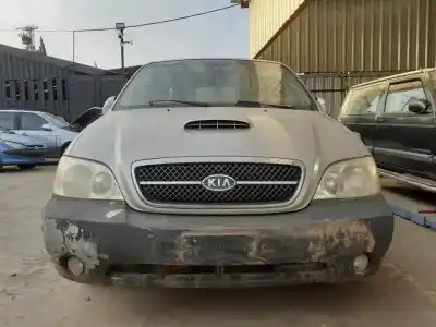Véhicule à la ferraille KIA CARNIVAL II  de l'année 2004 alimenté J3