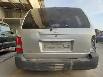 Véhicule à la ferraille kia carnival ii 2.9 cdri ex de l'année 2004 alimenté j3