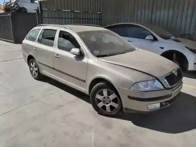Veicolo di demolizione skoda octavia combi (1z5) elegance dell'anno 2005 alimentato bkd