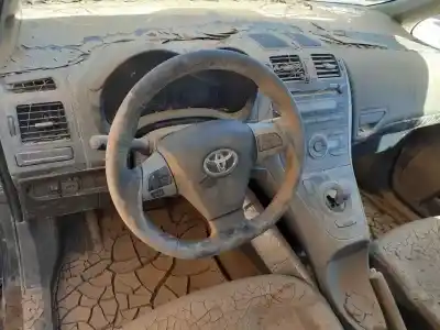 Veicolo di demolizione toyota auris hybrid active dell'anno 2011 alimentato 2zr