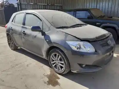 Здавання транспортного засобу toyota auris active року 2010 потужний 1nr