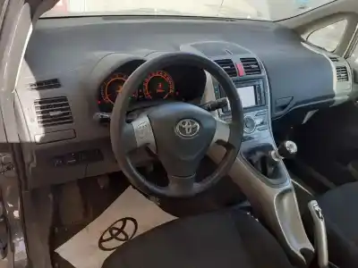 Здавання транспортного засобу toyota auris active року 2010 потужний 1nr