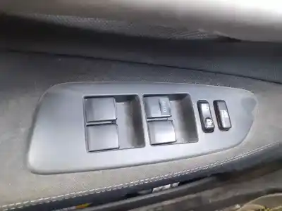 Здавання транспортного засобу toyota auris active року 2010 потужний 1nr