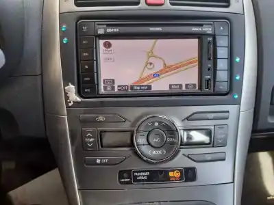 Здавання транспортного засобу toyota auris active року 2010 потужний 1nr