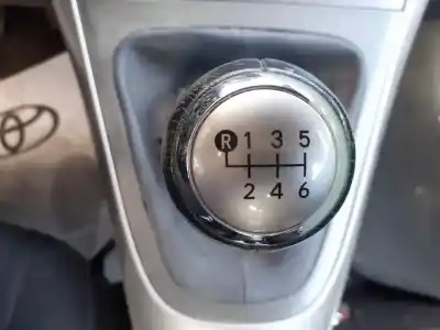 Здавання транспортного засобу toyota auris active року 2010 потужний 1nr