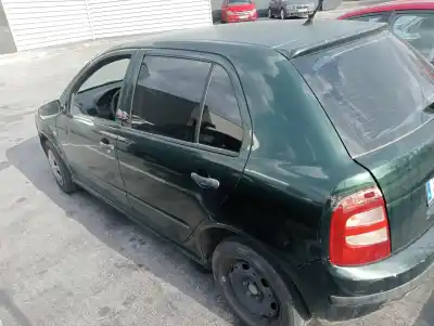 Veículo de Sucata skoda fabia (6y2/6y3) comfort do ano 2000 alimentado azf