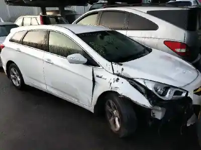 Утилизация автомобиля HYUNDAI I40 CW GL Comfort года 2012 питание D4FD