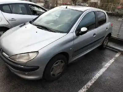 Veicolo di demolizione PEUGEOT                                            206 BERLINA                                                                                                                                                                                                                                                XT                                                                                                                                                                                                                                                         dell'anno 2001 alimentato NFU