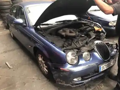 Veículo de Sucata jaguar                                             s-type                                                                                                                                                                                                                                                     2.5 v6 executive                                                                                                                                                                                                                                           do ano 2004 alimentado 1b