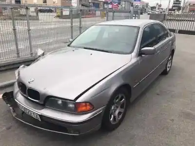 Véhicule à la ferraille BMW SERIE 5 BERLINA (E39) 3.0 24V Turbodiesel CAT de l'année 2000 alimenté 30-6D-1