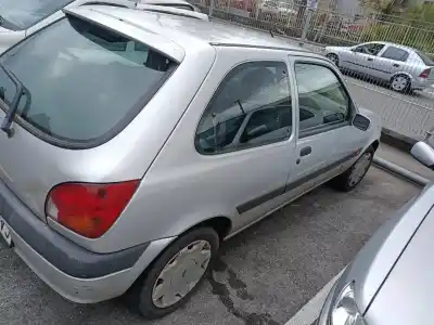 Veículo de Sucata ford fiesta berlina (dx) ambiente do ano 1999 alimentado j4r