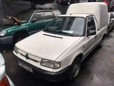 Sloopvoertuig skoda pickup básico van het jaar 1998 aangedreven 781 136b