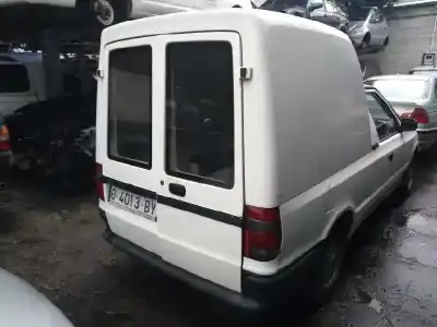 Sloopvoertuig skoda pickup básico van het jaar 1998 aangedreven 781 136b