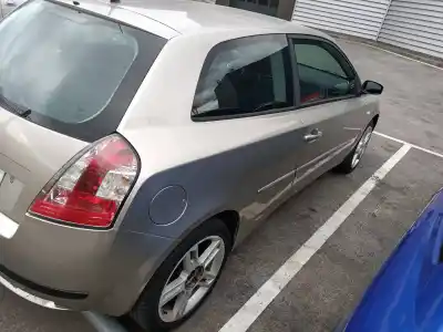 Scrapping Vehicle fiat stilo (192_) 1.6 16v (192_xb1a) of the year 2001 powered 182b6000