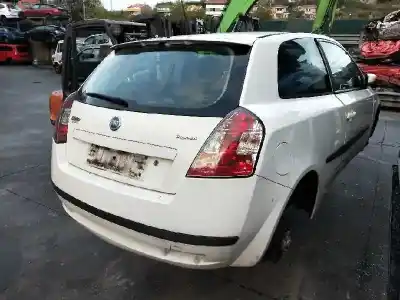 Veículo de Sucata fiat stilo (192_) 1.4 16v (192axh1b, 192bxh1b) do ano 2006 alimentado 843a1000