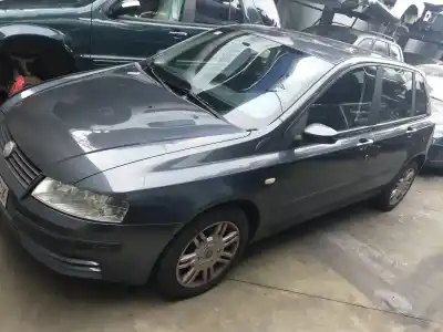 Sloopvoertuig FIAT STILO (192) 1.9 JTD CAT van het jaar 2001 aangedreven 192A1000