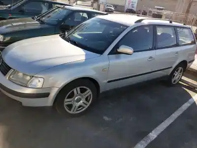 Veicolo di demolizione VOLKSWAGEN PASSAT VARIANT (3B5) Comfortline dell'anno 1997 alimentato AFN