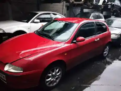 Veicolo di demolizione ALFA ROMEO 147 (190) 1.6 16V CAT dell'anno 2000 alimentato AR32104