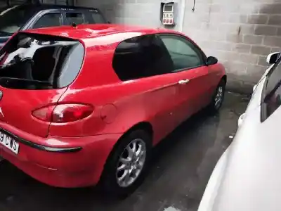 Veículo de Sucata alfa romeo 147 (190) 1.6 16v cat do ano 2000 alimentado ar32104