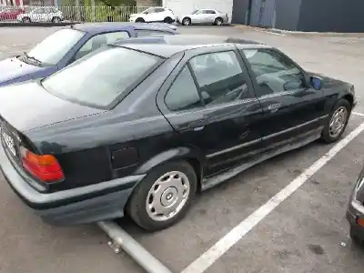 Veículo de Sucata bmw serie 3 berlina (e36) 318i do ano 1993 alimentado 18-4-e-1