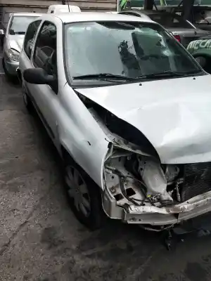 Здавання транспортного засобу renault clio ii fase ii (b/cb0) 1.5 dci diesel 64 cv / 47 kw року 2008 потужний k9k 17