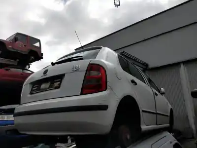 Veículo de Sucata skoda fabia (6y2/6y3) comfort do ano 2000 alimentado asy