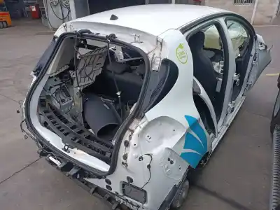 Veículo de Sucata renault zoe limited 72 cv / 53 kw do ano 2019 alimentado 5aq 60