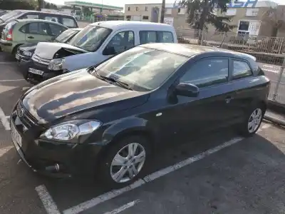 Veículo de Sucata KIA CEE´D Drive do ano 2009 alimentado D4FB-W