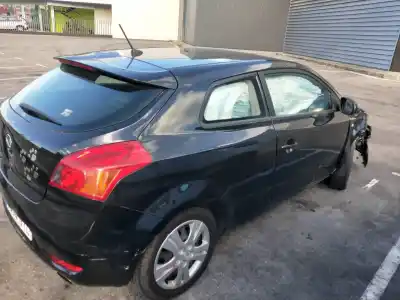 Veículo de Sucata kia cee´d drive do ano 2009 alimentado d4fb-w