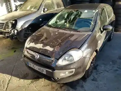 Veicolo di demolizione FIAT PUNTO (EVO) (199) Emotion dell'anno 2011 alimentato 199B1000