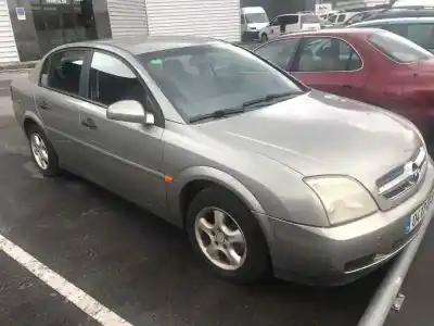 Verschrottungsfahrzeug OPEL VECTRA C BERLINA 2.0 DTI des Jahres 2004 angetrieben Y20DTH