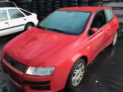 Scrapping Vehicle FIAT STILO (192_) 1.6 16V (192_XB1A) of the year 2003 powered 182B6000