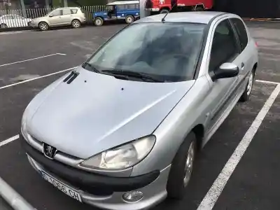 Veicolo di demolizione peugeot                                            206 berlina                                                                                                                                                                                                                                                xs-line                                                                                                                                                                                                                                                    dell'anno 2000 alimentato kfx