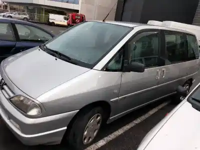 Véhicule à la ferraille PEUGEOT 806 Universal Studios Port Aventura de l'année 1994 alimenté RHZ