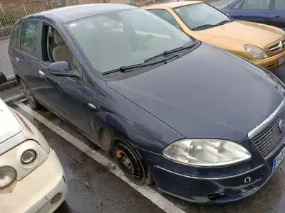 Veículo de Sucata FIAT CROMA (194_) 1.9 D Multijet (194AXC1B 194AXC12) do ano 2005 alimentado 939A2000