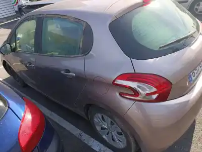 Sloopvoertuig peugeot 208 active van het jaar 2012 aangedreven 8hr