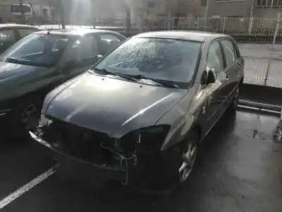Sloopvoertuig TOYOTA COROLLA (E12) 1.6 16V van het jaar 2002 aangedreven 3ZZFE
