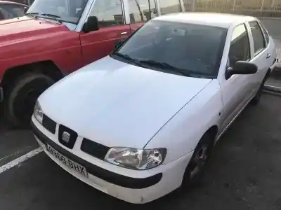 Sloopvoertuig SEAT CORDOBA BERLINA (6K2) 1.9 Diesel (1Y) van het jaar 2001 aangedreven AGP