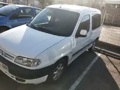 Véhicule à la ferraille citroen berlingo 2.0 hdi sx modutop familiar de l'année 1999 alimenté rhy