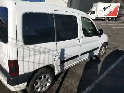 Véhicule à la ferraille citroen berlingo 2.0 hdi sx modutop familiar de l'année 1999 alimenté rhy