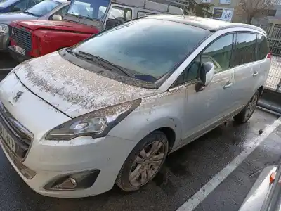 Veículo de Sucata PEUGEOT 5008 Allure do ano 2013 alimentado 9H05