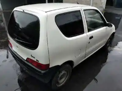 Veicolo di demolizione fiat seicento (187) vintage dell'anno 2008 alimentato 187a1000