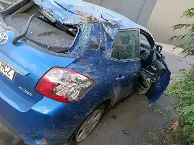 Veicolo di demolizione toyota auris active dell'anno 2010 alimentato 1ndtv